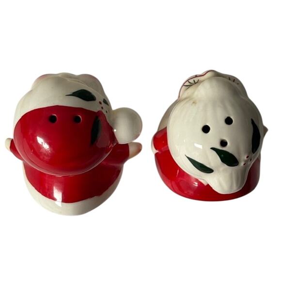 Vintage MCM Mr. and Mrs. Santa Clause Kissing Salt n' Pepper Shakers - Picture 4 of 6
